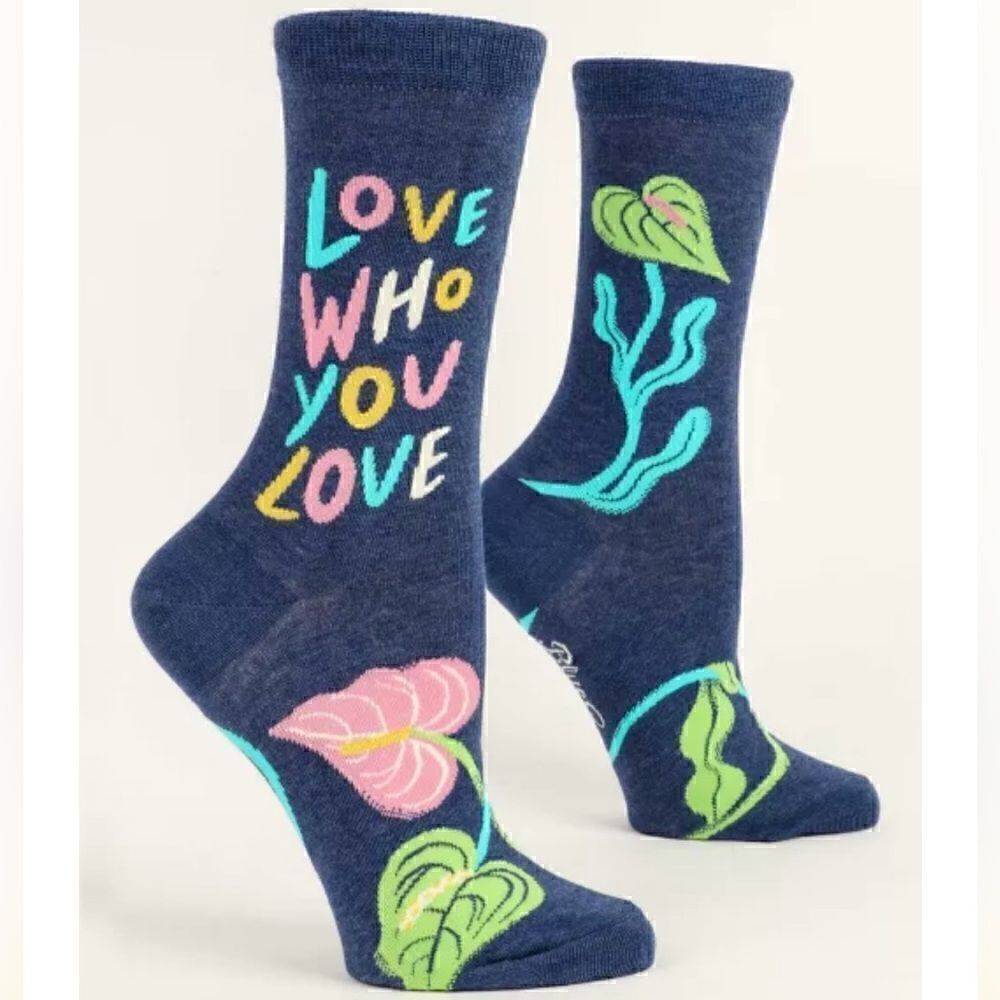 Blue Q Mens Cotton Crew Socks Love Who You Love